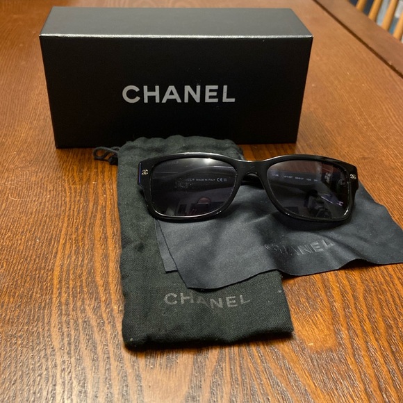Chanel Square Sunglasses with Quilted Sides and Case Included - Picture 1 of 11